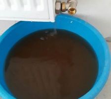 Eau du circuit chauffage! Rassurant, hein?