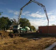 Coulage des fondations avec pompe à béton