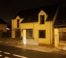 Deuxième façade terminée. Troisième façade en cours