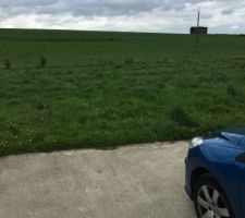 Voici notre terrain de face...