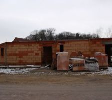 Fa&ccedil;ade c&ocirc;t&eacute; rue