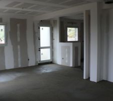 Ravoirage de 6 cm par dessus les c&acirc;bles au sol.