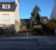 Le terrain parait etroit pour 2 maisons !