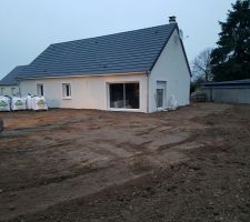 Regalage des terres pour la pose de la futur cloture