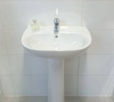 Pas le choix pour le lavabo de la salle de baon, mais moins value possible