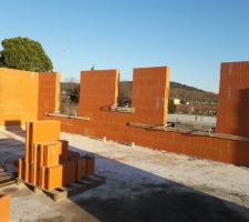 Attente pour les blocs en béton