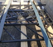 Arrivée des grilles de défense