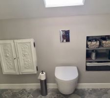 Salle de bain à l'étage entièrement refaite