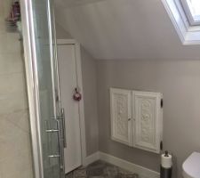 Salle de bain à l'étage entièrement refaite