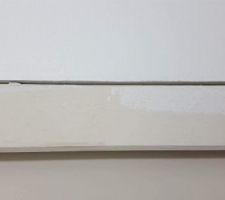 Demandez à voir tous ce qui est prévu dans votre contrat : volet , porte d entrée, porte des différentes pièces...

Trés beau jour entre la carrée et le placo : clairement des finitions à la va vite