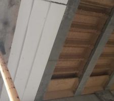 Sous face du plancher préfabriqué RECTOLIGHT sur lequel a été coulé le béton.