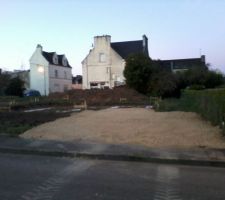 Le chemin d'acc&egrave;s au garage