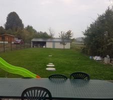 1 mois après la pelouse est bien présente.