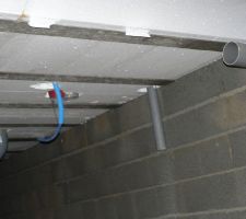 ISOLATION DANS VIDE SANITAIRE