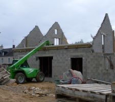 Corniche arriere avec gouttiere integrée