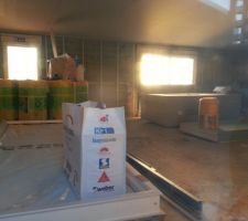 Rails posés sur les murs ...