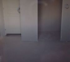 Chambre parentale avec le dressing.