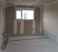 Vue du salon et de la  salle &agrave; manger en cour de travaux &eacute;lectrique