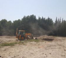 Rebouchage des fondations creus&eacute;es au mauvais endroit.