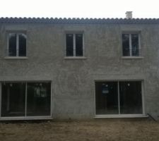 Première photo de la maison prise de face!