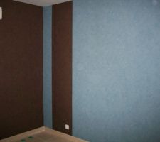 Le papier peint de la chambre 2.