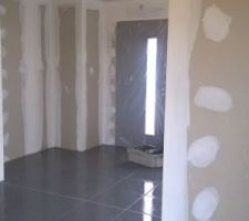 Sol s&eacute;jour cuisine entr&eacute;e etc...