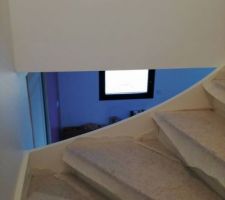 Vilan trou dans l'escalier (pb enfn résolu! :) )