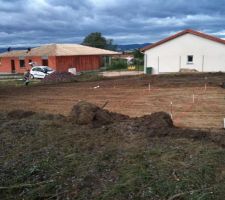 Traçage du contour de la maison par le maître d'oeuvre