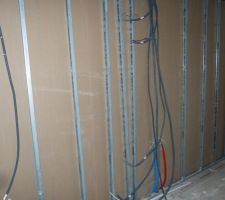 Cloison sdb - avant mise en place des renforts bois