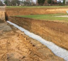 Fondations futur mur sout&egrave;nement / cl&ocirc;ture