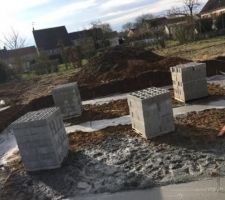 A partir de lundi ils commenceront le vide sanitaire.
Mardi je vais aller faire un tour sur le chantier vue que je suis en vacances.
Prochaine photo Mardi