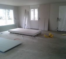 L'isolation commence.