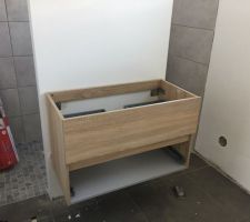 Meuble salle d'eau fix&eacute;
