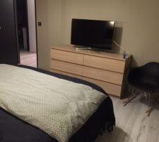 Commode Malm installée ! Reste encore la TV à mettre au mur