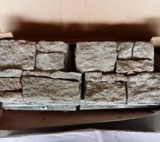 Parement pierre pour le pignon près de la baie d'angle