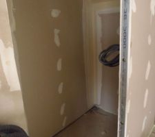 Enduit mur wc