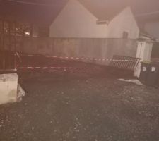 D&eacute;pose portail & cl&ocirc;ture sur 2ml + protection trottoir (pose d'un g&eacute;otextile et grave concass&eacute;)
Le tout pour environ 700?..