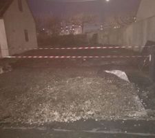 D&eacute;pose portail & cl&ocirc;ture sur 2ml + protection trottoir (pose d'un g&eacute;otextile et grave concass&eacute;)
Le tout pour environ 700?..