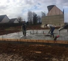 Sa y est la dalle du vide sanitaire est bient&ocirc;t fini