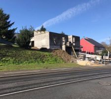 Pose de la charpente en cours de réalisation