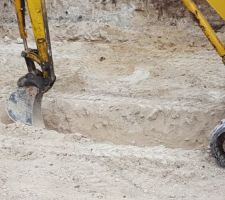 Deuxième jour de terrassement! Ravi du travail rapide et efficace de mon terrassier (RDM)