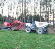 Pelleteuse arrivée pour le maçon !