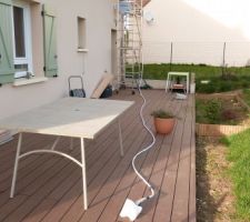 L'antenne Satellite : J'utilise une tête QUAD, permettant de raccorder 4 décodeurs satellite. Ces 4 sorties sont reliées à un câble unique contenant 4 coax.