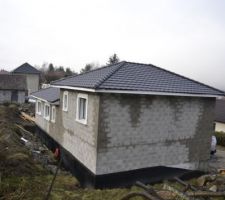 En attente des chenaux et des goutti&egrave;res