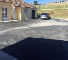 3 semaines après la mise en place de l'enrobé