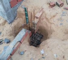 Pose d'une petite semelle en plus pour modifier la façade (travail mal fait)