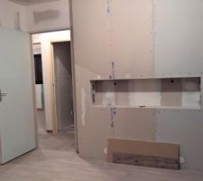 T&ecirc;te de lit chambre parentale