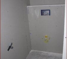 L'habillage du wc suspendu