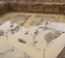Un début de piscine avant la maison .... ou juste une grosse averse ... ;)