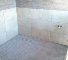 Douche à l'italienne salle d'eau RDC